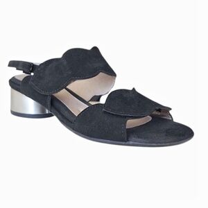 BeautiFeel Elsie Black Suede Scallo ped Sandals Low Heel Luxury EU 37  US 6.5